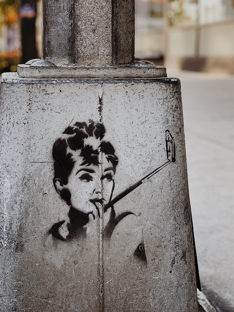 OhMyGrid custom grid wall art Audrey Hepburn Selfie Stencil